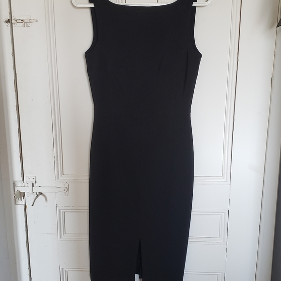 Perfect black dress - Picture 4 of 8